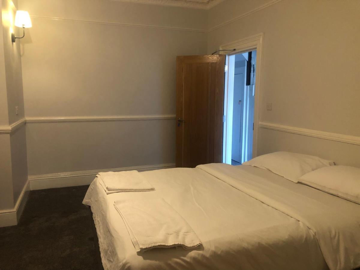 371 Guest House Ig1 4Uq Илфорд Екстериор снимка
